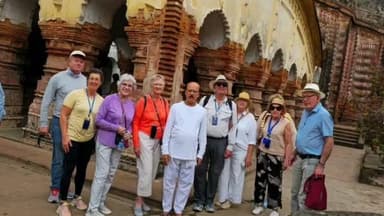 কালনা ১: অস্ট্রেলিয়া, ইতালি, স্পেন ও কানাডা থেকে বিদেশি পর্যটকদের ভিড় মন্দিরময় শহর কালনায়