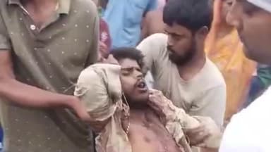 পূর্বস্থলী ২: লক্ষ্মীপুর স্টেশন সংলগ্ন এলাকায় চলন্ত ট্রেন থেকে পড়ে গুরুতর জখম এক যুবক