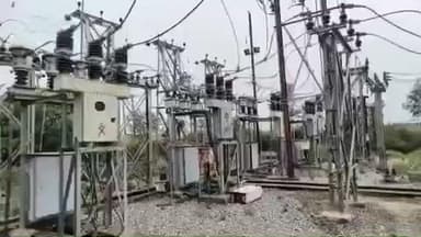 भरनो: जामटोली में ग्रुप ब्रेकर बदलने से बिजली आपूर्ति बाधित, कल करकरी ग्रिड में भी रहेगी बंद