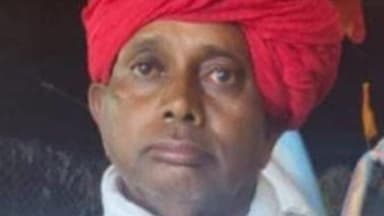 सैलाना: दुकान बंद करते समय हादसा, आदिवासी नेता व पूर्व सरपंच धीरजी निनामा की सर्पदंश से मौत