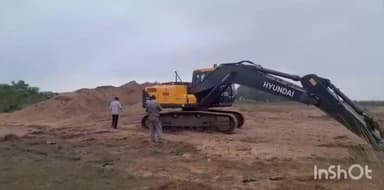 रानीश्वर: खान निरीक्षक ने रानीश्वर थाना क्षेत्र के दिगुली में पुलिस द्वारा जब्त बालू लदा हाइवा व पोकलेन का किया निरीक्षण