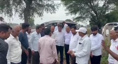 વિજાપુર: કમોસમી વરસાદથી નુકસાન  વિજાપુર પંથકમાં ધારાસભ્ય સી.જે. ચાવડા દ્વારા પાકનું નિરીક્ષણ અને સર્વેની સૂચનાઓ આપી