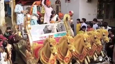 सरदारपुर: रिंगनोद के सुरेश कोठारी सांसारिक जीवन त्यागकर बनेंगे जैन मुनि, दीक्षा से पहले निकला वर्षीदान वरघोड़ा