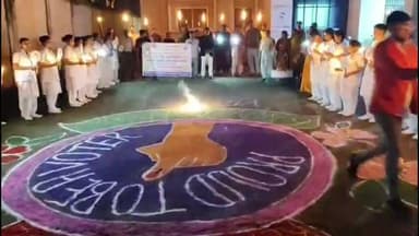 सहदेई बुजुर्ग: सामुदायिक स्वास्थ्य केंद्र सहदेई बुजुर्ग के कर्मियों ने निकाली मतदान जागरूकता रैली