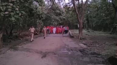 જૂનાગઢ: સાધુ સંતોએ પૂર્ણ કરી ગિરનારની પ્રતિકાત્મક પરિક્રમા, સાધુ સંતોએ કરેલી પરિક્રમા નું પુણ્ય શ્રદ્ધાળુઓને અર્પણ કર્યું