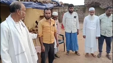 रंका: चुतरू पंचायत के कर्माटांड़ कर्बला टोला में दबंगों ने किसान का ट्रैक्टर रोका, खेत जोतने में डाली बाधा