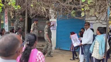 चैनपुर: 112 डायल करने पर आपातकाल में तुरंत मौके पर पहुंचेगी पुलिस, किया जागरूक