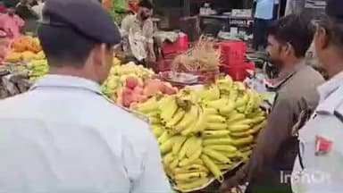 बाड़ी: जाम से निजात दिलाने के लिए ट्रैफिक पुलिस ने की कार्रवाई, कई वाहनों के काटे चालान