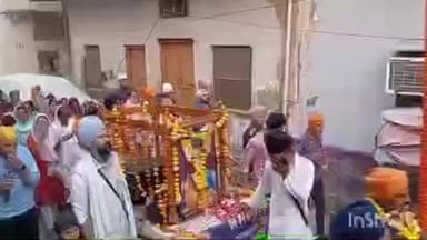 किशनगढ़: आतिशबाजी और पुष्पवर्षा के बीच गुरु नानक नाम लेवा संगत के तत्वाधान में ओसवाली मोहल्ला गुरुद्वारे में हुआ कार्यक्रम