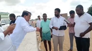 బాన్సువాడ: ధాన్యాన్ని వెంటనే లారీలు లేకుంటే ట్రాక్టర్లలో ధాన్యం మిల్లులకు తరలించాలని, ఆదేశించిన ఎమ్మెల్యే పోచారం శ్రీనివాస్ రెడ్డి