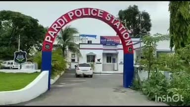 પારડી: પારડી તાલુકાના આસમાગામે ગંજી પાનાં વડે જુગાર રમતાં ચારને પોલીસે ઝડપી પાડ્યા