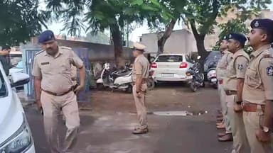 રાણપુર: બોટાદ જિલ્લા પોલીસ વડા IPS ધર્મેન્દ્ર શર્માએ રાણપુર પોલીસ સ્ટેશનની મુલાકાત લીધી