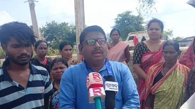 ଲୋଇସିଂହା: ଆଠ ଗାଁ ରେ ପୁଲିସ ସହ ଗ୍ରାମବାସୀ ମୁହାଁମୁହିଁ ଘଟଣା ଥାନାର ଦ୍ୱାରସ୍ଥ ହୋଇ ପ୍ରତିକ୍ରିୟା ରଖିଲେ ଗ୍ରାମ ବାସି