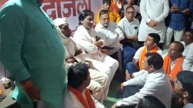 वडवणी: मयत डॉक्टर संपदा मुंडे यांच्या कुटुंबीयांची ठाकरे गटाचे नेते अंबादास दानवे यांनी कवडगाव येथे जाऊन भेट घेतली