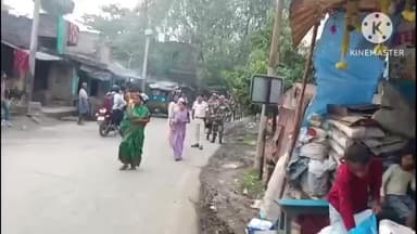 थरथरी: थरथरी प्रखंड क्षेत्र में आगामी छह नवंबर को होने वाले विधान चुनाव के लिए बीडीओ के नेतृत्व में निकाला गया फ्लैग मार्च