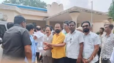 देवरी: शेतकऱ्यांच्या विविध समस्या संदर्भात पालकमंत्र्याला दिले निवेदन देवरी तालुक्यातील शेतकऱ्याला सरकारच्या आधाराची गरज