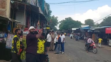 आमला: आमला में माँ काली विसर्जन जुलूस पर पथराव, हिंदू संगठन के कार्यकर्ताओं ने थाने का किया घेराव