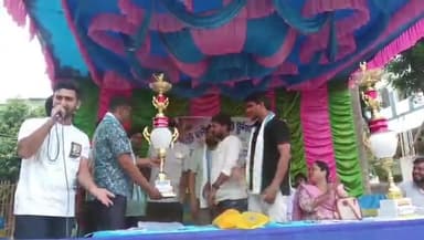 লালগোলা: লালগোলার রাজারামপুরে ৮ দলীয় ক্রিকেট টুর্নামেন্টে চ্যাম্পিয়ন বাদরুল একাদশী