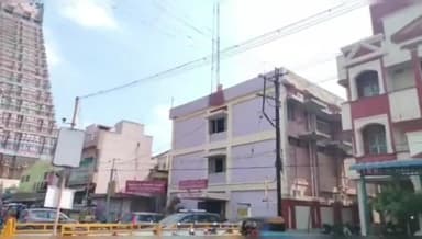 ஸ்ரீரங்கம்: ஸ்ரீரங்கம் கீழவாசல் அருகே கோவிலில் அம்மன் கழுத்தில் இருந்த தாலி சங்கலியை பறித்த தம்பதி கைது