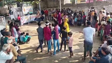 मांगरौल: मांगरोल में मतदाता जागरूकता गीतों और लोक नृत्य के माध्यम से मतदान करने की अपील की गई