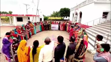 बरबीघा: बिहार विधानसभा चुनाव को लेकर बरबीघा प्रखंड के डीहमकनपुर गांवों में जीविका दीदियों ने दिलाई शपथ