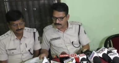 ପାଟଣାଗଡ: କୁଆ ବାଉଁଶ ଡ଼କାୟତି ଘଟଣାର ୫ଅଭିଯୁକ୍ତଙ୍କ ଗିରଫ କୁ ନେଇ ପ୍ରତିକ୍ରିୟା ରଖିଛନ୍ତି ଏସଡିପିଓ