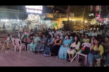 रामटेक: गांधी चौक, रामटेक येथे भारत-दक्षिण आफ्रिका महिला क्रिकेट अंतिम सामन्यात रंगले रामटेकवासी