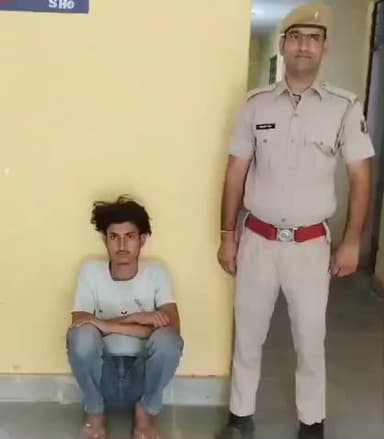 सीकरी: सीकरी पुलिस ने अनजान लोगों से लड़की बनकर चैट कर ठगी करने के मामले में एक आरोपी को वजीरखेड़ी जंगल से गिरफ्तार किया