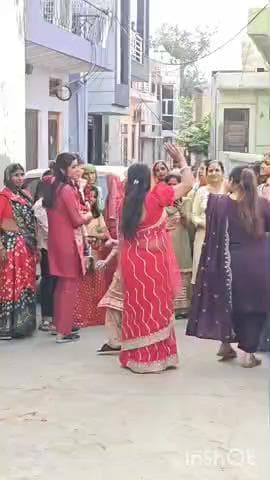 नदबई: नदबई में धूमधाम से मनाया गया तुलसी विवाह, महिलाओं ने अपने घरों में किया तुलसी पूजन