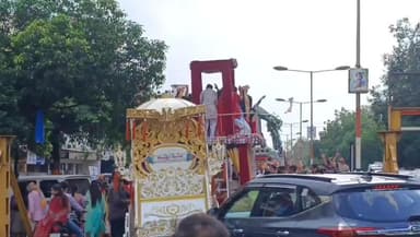 વાલિયા: જી.આઈ.ડી.સી.જૈન સંઘ દ્વારા વર્ષીદાન યાત્રા નીકળી હતી.