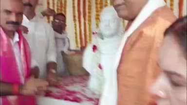 मुहम्मदाबाद: भांवरकोल ब्लॉक में पूर्व विधायक स्वर्गीय कृष्णानंद राय की प्रतिमा का हुआ अनावरण