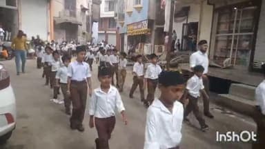 तराना: नन्हें स्वयंसेवकों ने पथ संचलन करते हुए की कदमताल, तराना नगर में हुआ भव्य स्वागत