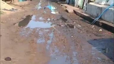 बरही: ग्राम बिचपुरा में सड़क पर घरों का गंदा पानी भरने से परेशानी, ज़िम्मेदार बेखबर