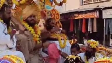 भितरवार: भितरवार में तुलसी मैया का विवाह, भात लेकर आए भतईयों का भव्य स्वागत किया गया