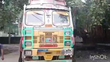 सबलगढ़: रामपुर कलां में सड़क किनारे खेल रही नाबालिग बच्ची को तेज रफ्तार ट्रक ने मारी टक्कर, गंभीर रूप से घायल