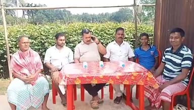 মোহনপুর: ভাগলপুর বামেদের চাঁদা সংগ্রহকে কেন্দ্র করে  আনা অভিযোগ বরজুসে মিথ্যা বলে দাবি করলেন প্রাক্তন বিধায়ক