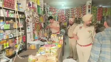 ਬੁਢਲਾਡਾ: ਮਾਨਸਾ ਦੇ ਕਸਬਾ ਬੋਹਾ ਚ ਬੀਤੀ ਦੇਰ ਰਾਤ 15 ਦੇ ਕਰੀਬ ਦੁਕਾਨਾਂ ਤੇ ਚੋਰੀ ਲੋਕਾਂ ਨੇ ਕੀਤਾ ਰੋਡ ਜਾਮ