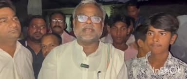 हरलाखी: उमगांव में हरलाखी विधानसभा क्षेत्र से निर्दलीय प्रत्याशी शब्बीर अहमद ने प्रेस को संबोधित किया