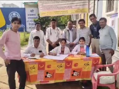 पेटलावद: पेटलावद में निशुल्क चिकित्सा शिविर का आयोजन, 240 मरीजों का हुआ स्वास्थ्य परीक्षण