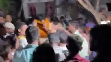 पातेपुर: पातेपुर में विधानसभा चुनाव के प्रचार की रफ़्तार हुई तेज़, रात में भी प्रत्याशी कर रहे जनसंपर्क