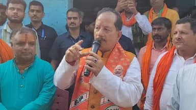 बड़हिया: लक्ष्मीपुर में डिप्टी सीएम विजय कुमार सिन्हा ने चुनावी जनसंपर्क में तेजस्वी को नालायक और राहुल गांधी को लीकेज बताया