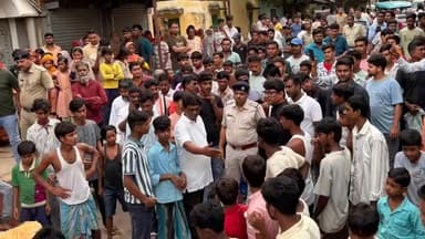 সামশেরগঞ্জ: শৈশব থেমে গেল লোহার লাইনে! সামশেরগঞ্জে রেললাইনে তিন শিশুর মর্মান্তিক মৃত্যু