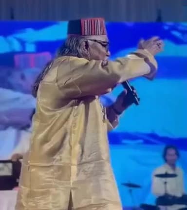 सहसपुर लोहारा: प्रसिद्ध सूफी कबीर गायक पद्मश्री डॉ. भारती बंधु ने पीजी कॉलेज मैदान में दी शानदार प्रस्तुति, कार्यक्रम ने बांधा समा