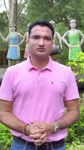 पंडरिया: कवर्धा जिले में कागज़ों में विकास, सड़क नहीं, सुविधा नहीं; तिरपाल तले दर्द, चारपाई बनी सहारा: तुकाराम, कांग्रेस नेता