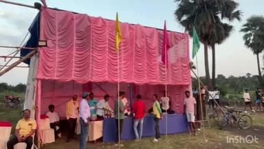 শালতোড়া: বাঁশপেটালী আদিবাসী যুব সংঘের তরফে দুইদিন ব্যাপী ফুটবল প্রতিযোগিতার মেগা ফাইনাল খেলা অনুষ্ঠিত হল বাঁশপেটালী ফুটবল ময়দানে