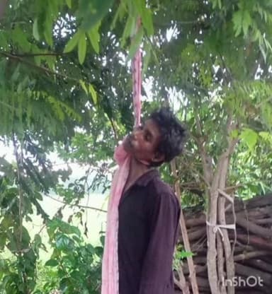 గీసుగొండ: మొగిలిచర్లలో ఆర్థిక ఇబ్బందులతో మనస్థాపంచెంది ఆటో డ్రైవర్ అప్ప నాగరాజు చెట్టుకు ఉరివేసుకొని ఆత్మహత్య