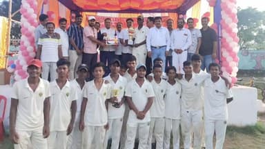 ଦେବଗଡ: ଇନ୍ଦିରାଗାନ୍ଧୀ ଷ୍ଟାଡିୟମରେ ଆନ୍ତଃ ଜିଲ୍ଲା ସ୍କୁଲ କ୍ରିକେଟ ଟୁର୍ଣ୍ଣାମେଂଟ, ରାଜା ବାସୁଦେବ ହାଇସ୍କୁଲ୍  ଚମ୍ପିୟାନ