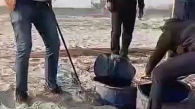 सिकंदरपुर: सिकंदरपुर पुलिस ने लिलकर दियारा नदी के किनारे 2000 लीटर अवैध कच्ची शराब का 'लहन' किया नष्ट