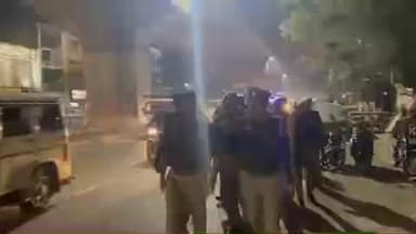 ज्ञानपुर: गोपीगंज में अपर पुलिस अधीक्षक ने सख्त एक्शन लेते हुए पैदल गश्त कर हटवाया अतिक्रमण