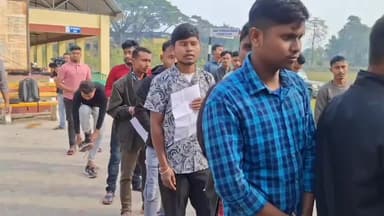 দিনহাটা ১: রাজ্য পুলিশের কনস্টেবল নিয়োগের পরীক্ষা ঘিরে দিনহাটার বিভিন্ন পরীক্ষা কেন্দ্রে কড়া নিরাপত্তা